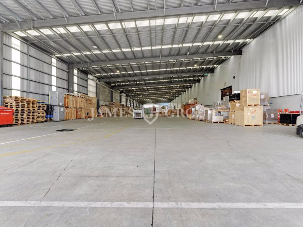 10,213m² High-stud Warehouse In Airport Precinct