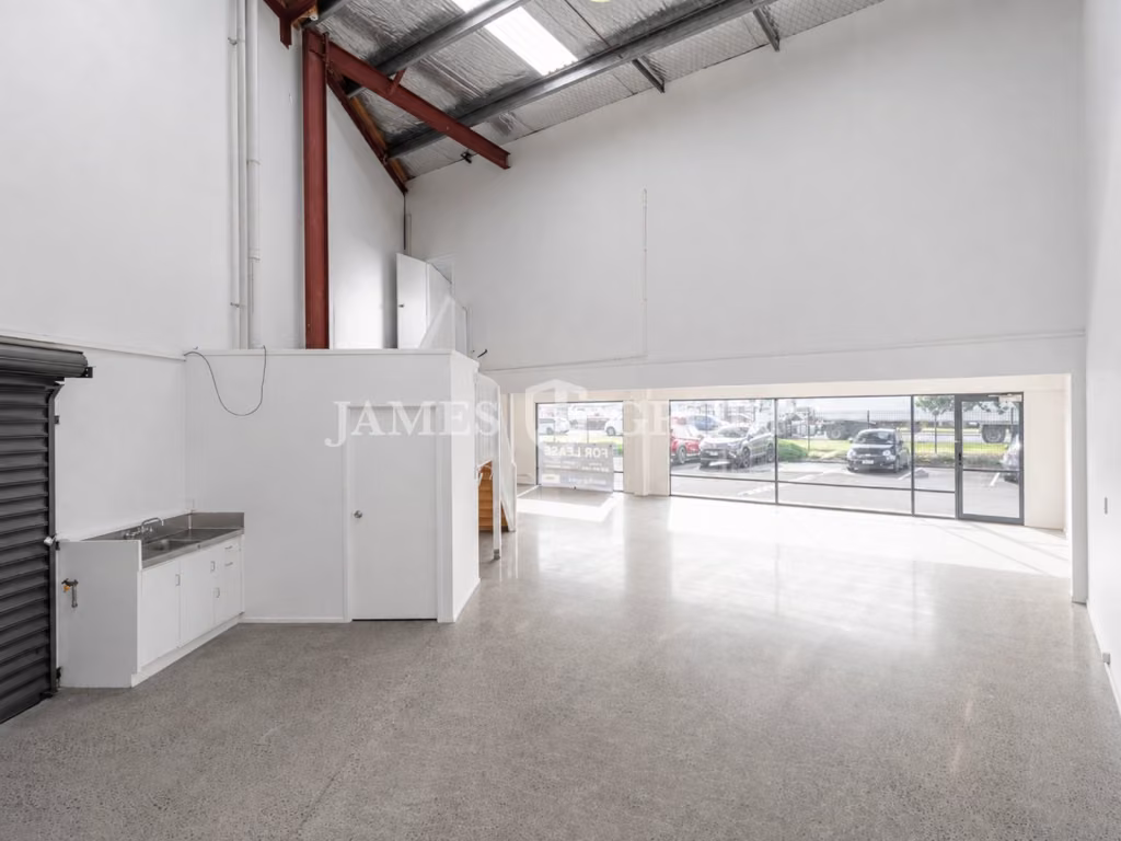 Prime Great South Road Showroom Opportunity