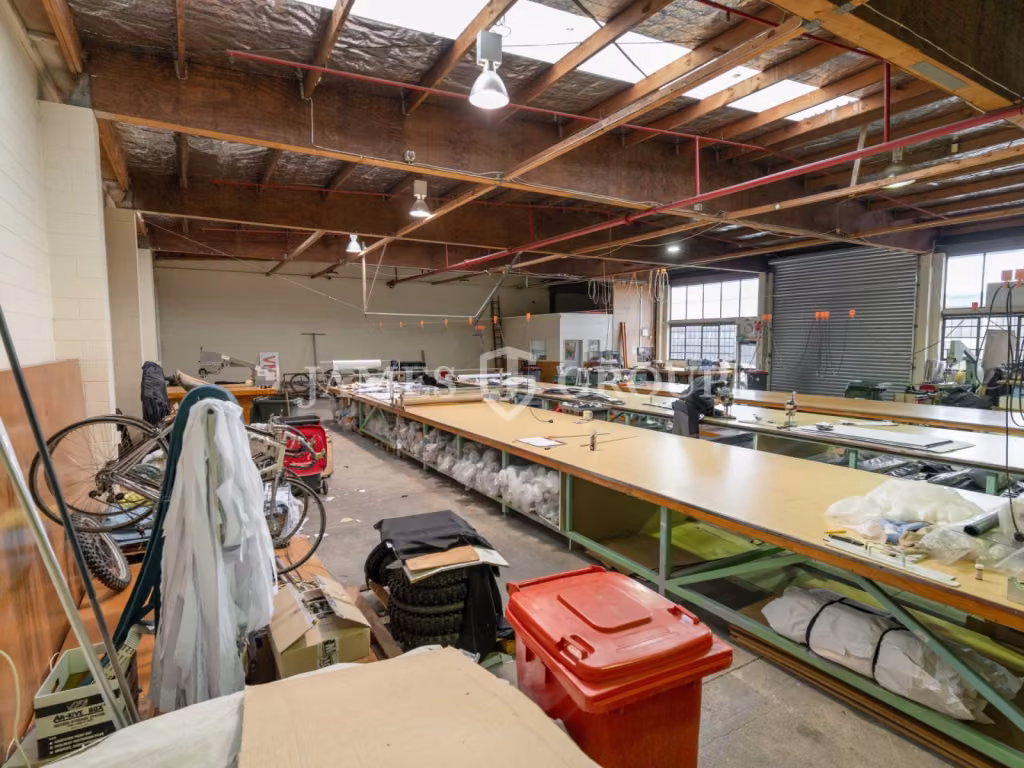 Prime Location – 100m From Motorway | 5m Stud