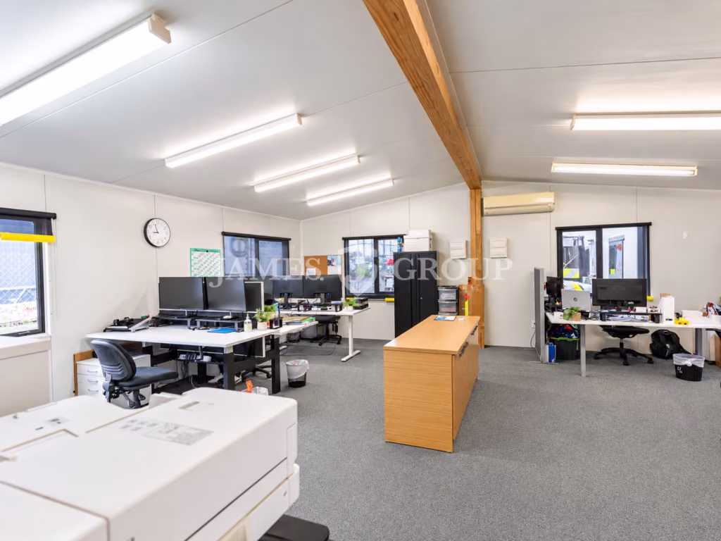 High-profile 2,450m² Yard – Minutes From Sh1