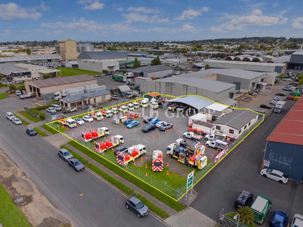 High-profile 2,450m² Yard – Minutes From Sh1