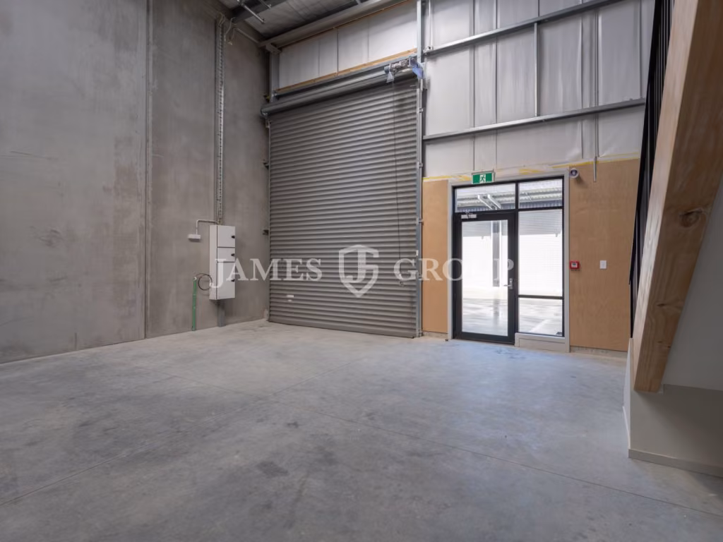 Modern High-stud Industrial Unit – Mangere