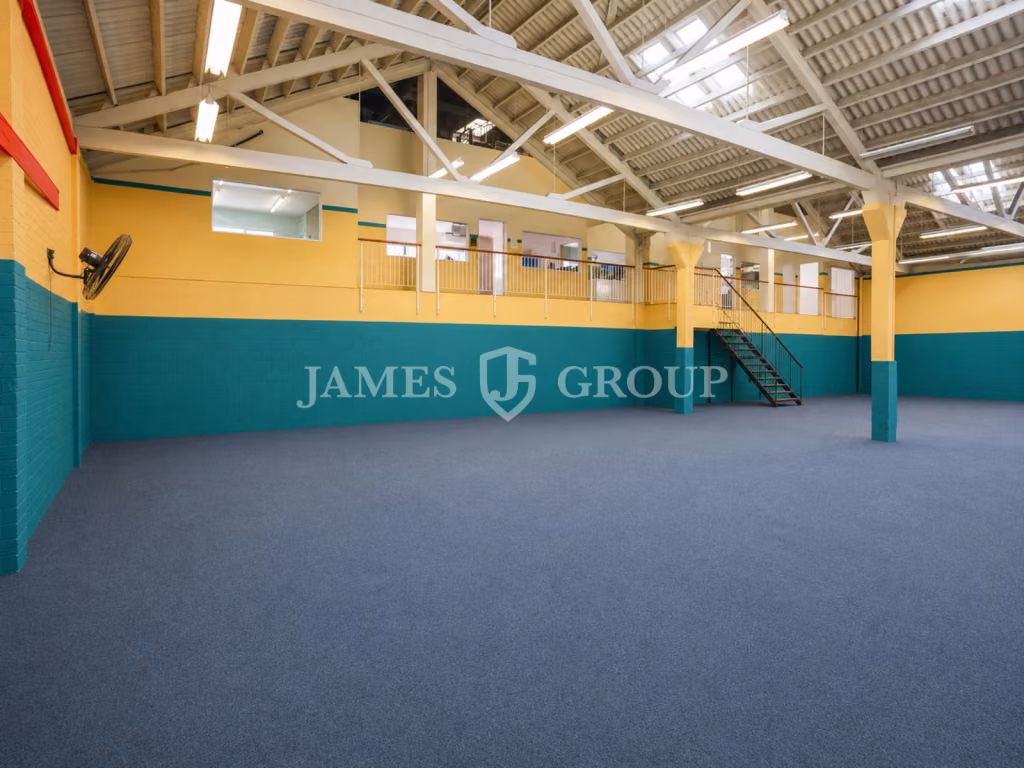 598m² Industrial Sublease On Beaumont Street