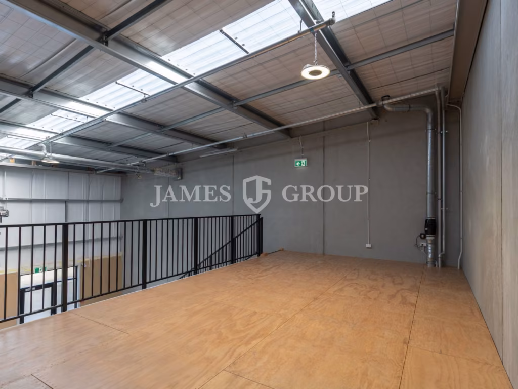 Modern High-stud Industrial Unit – Mangere