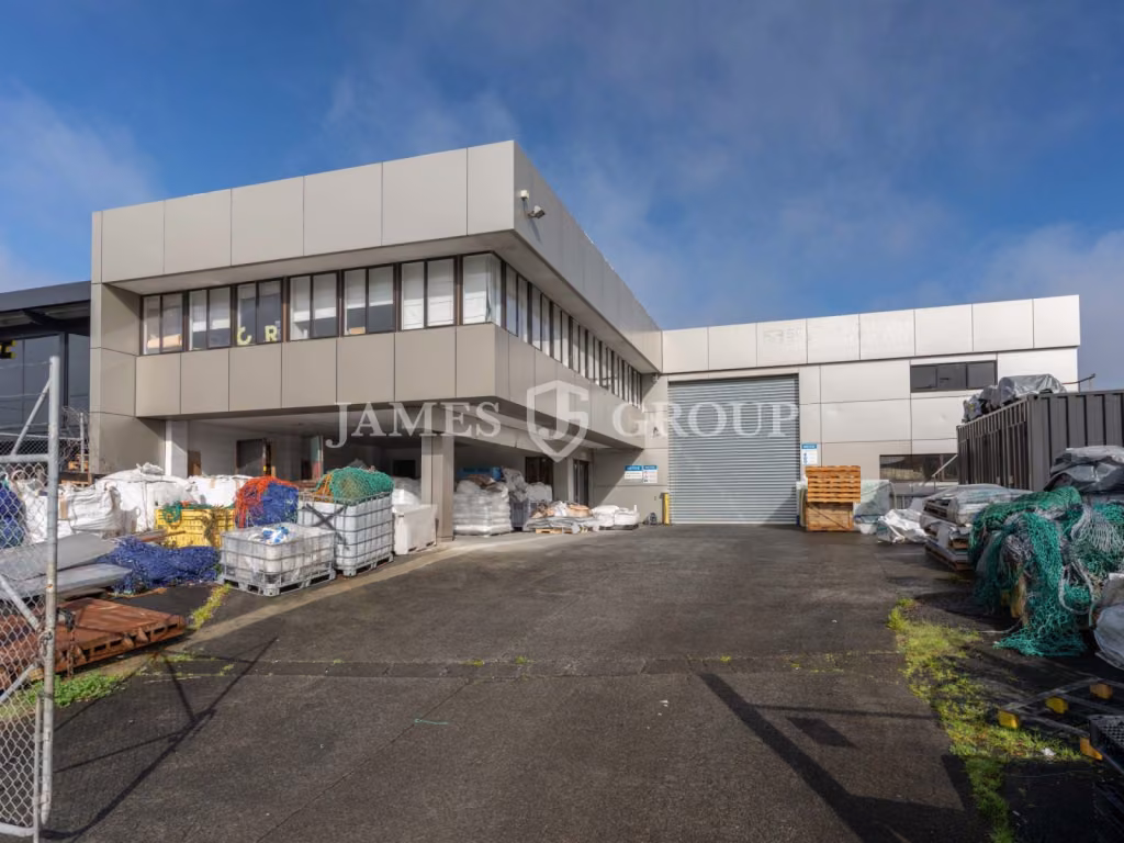 Visible From Cavendish Drive | Container Friendly