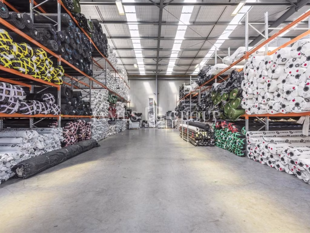 2,200m² Stonehill Business Park Facility