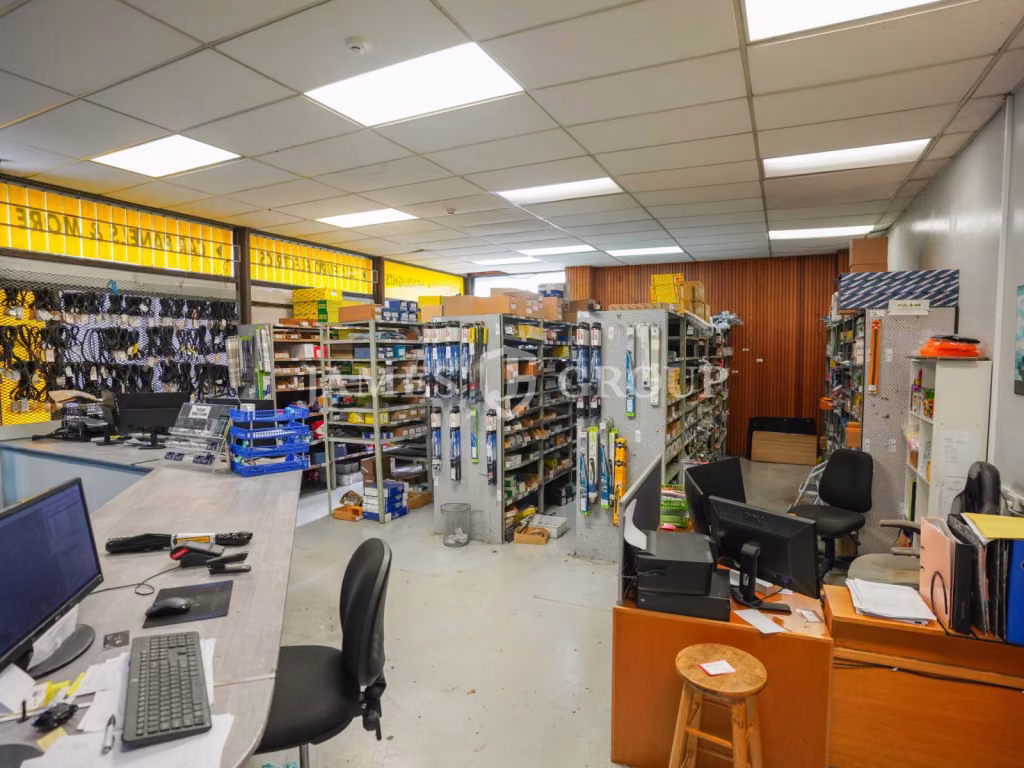 Unbeatable Location, Secure Yard, Landlord Fitout!