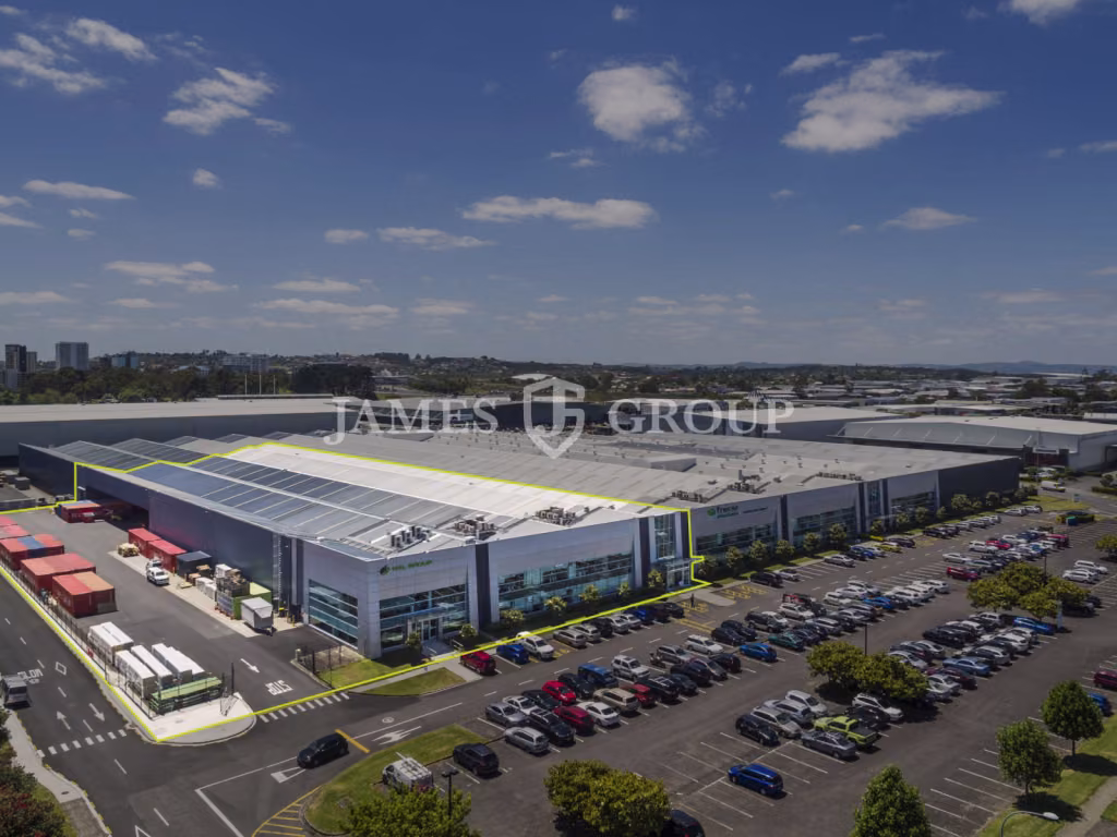 10,475m² Warehouse With Substantial Yard