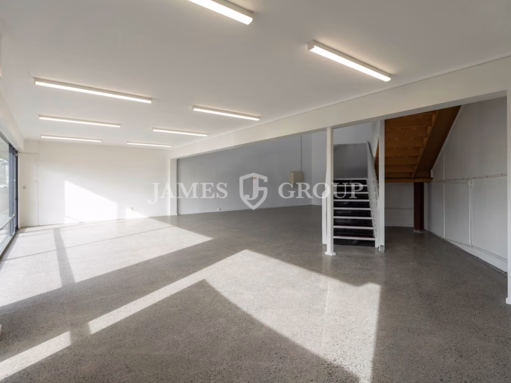 Prime Great South Road Showroom Opportunity