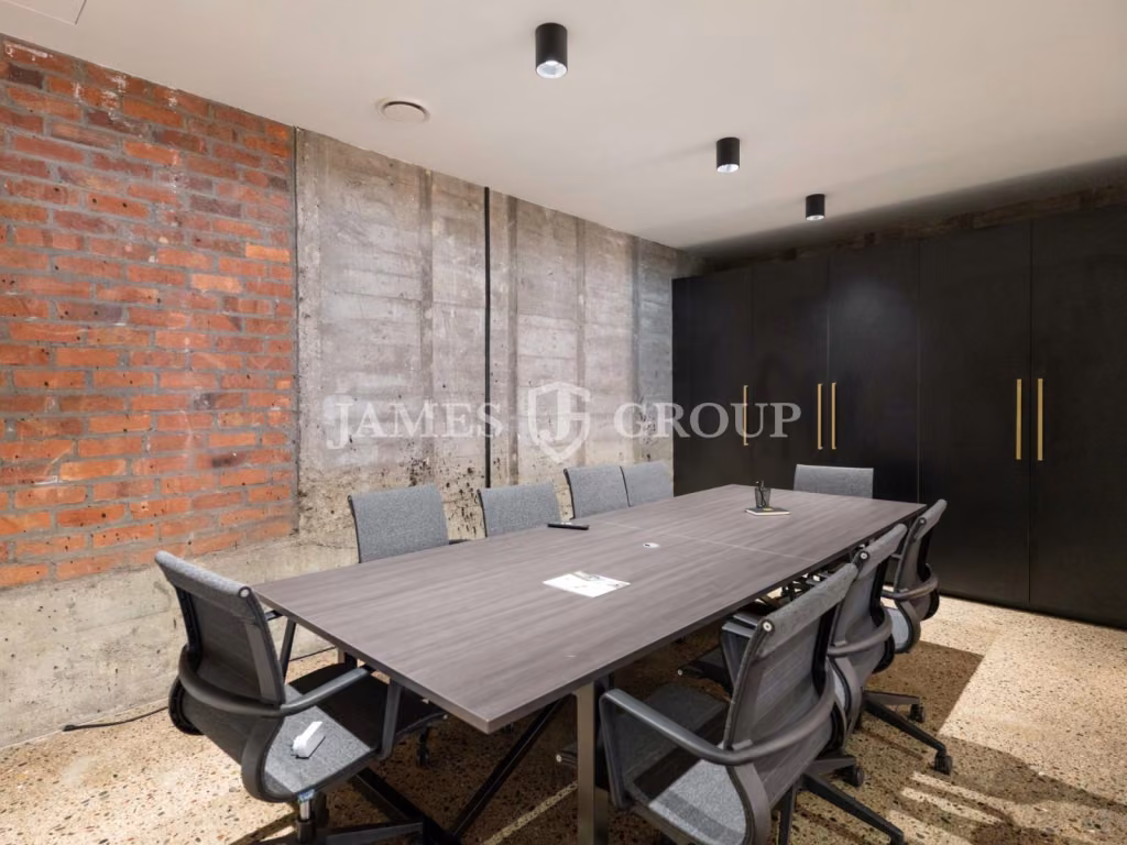 Top Shelf Parnell Office / Showroom