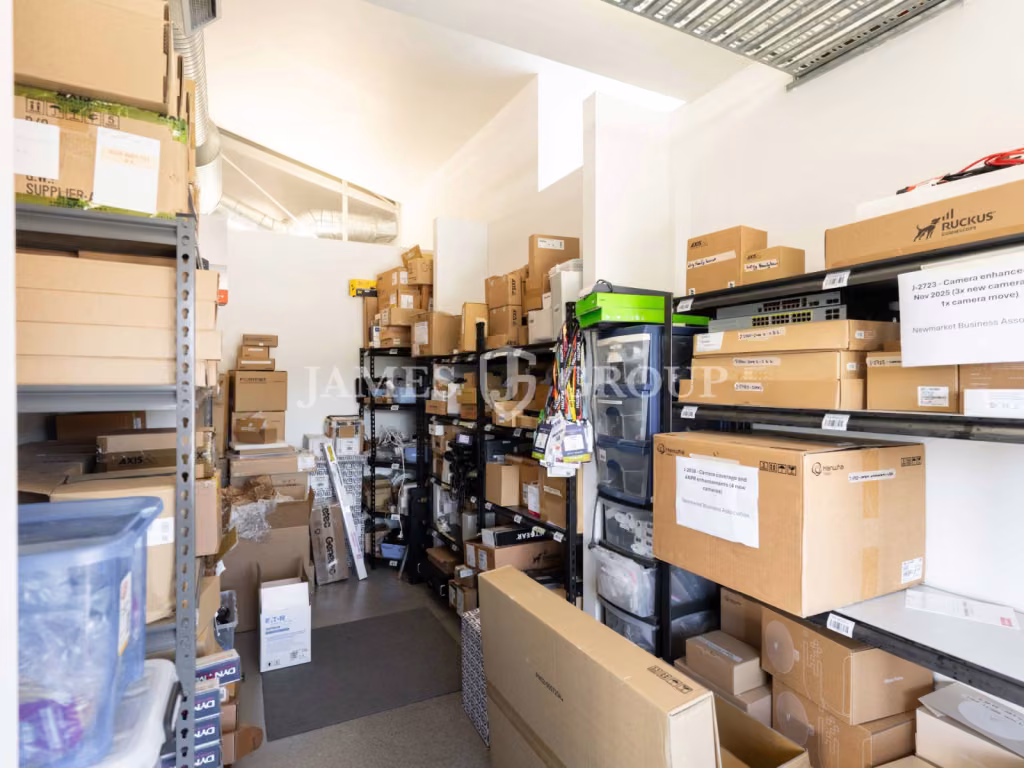 Top Floor Office – Heart Of Newmarket
