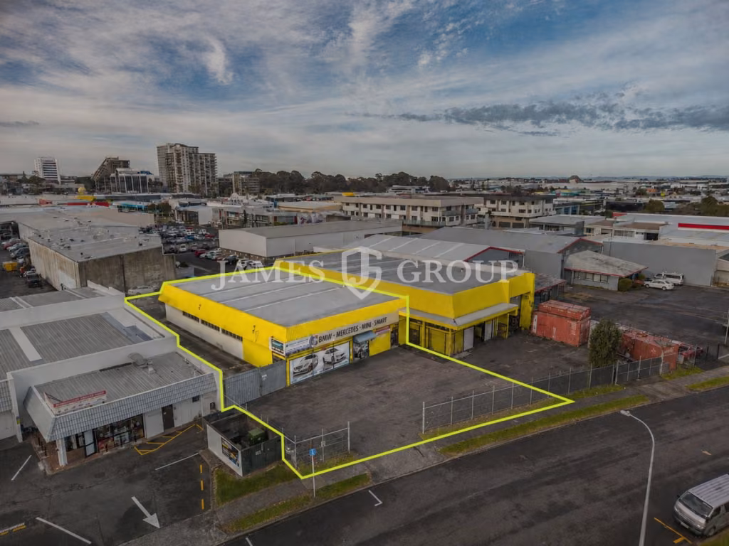 Unbeatable Location, Secure Yard, Landlord Fitout!