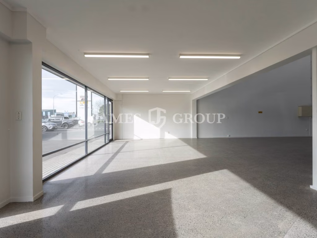 Prime Great South Road Showroom Opportunity