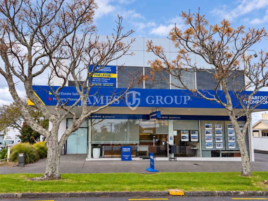 232m² Office With Four On-site Car Parks