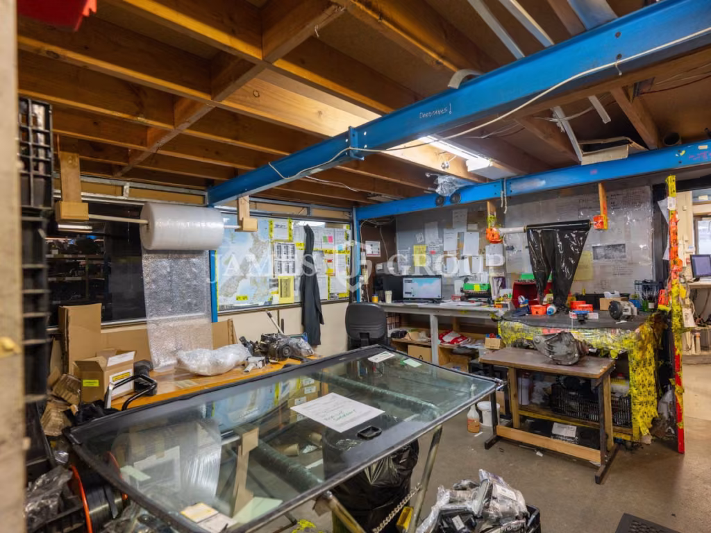 Unbeatable Location, Secure Yard, Landlord Fitout!
