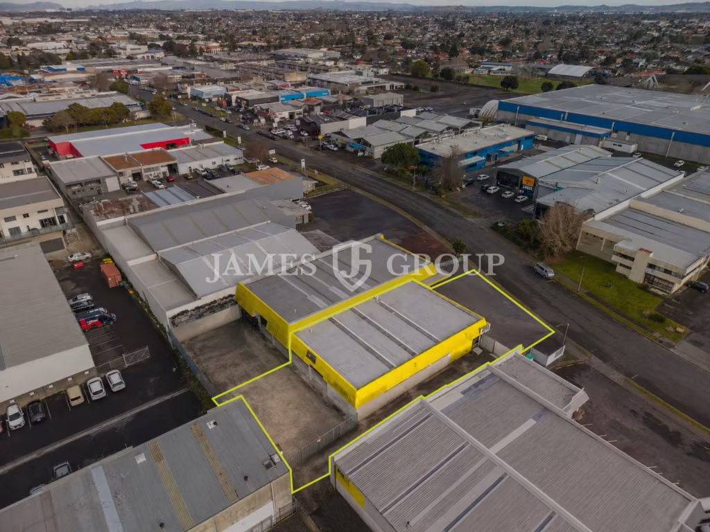 Unbeatable Location, Secure Yard, Landlord Fitout!