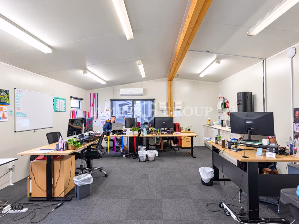 High-profile 2,450m² Yard – Minutes From Sh1