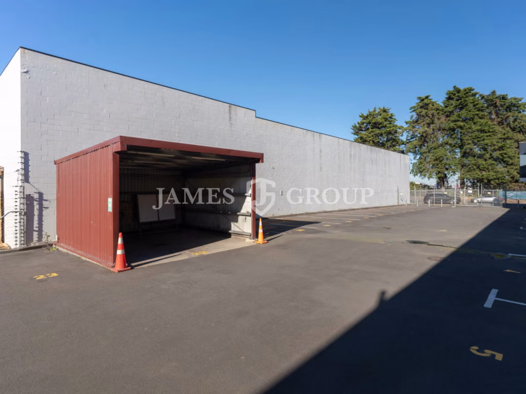 Rear Warehouse With Secure Yard