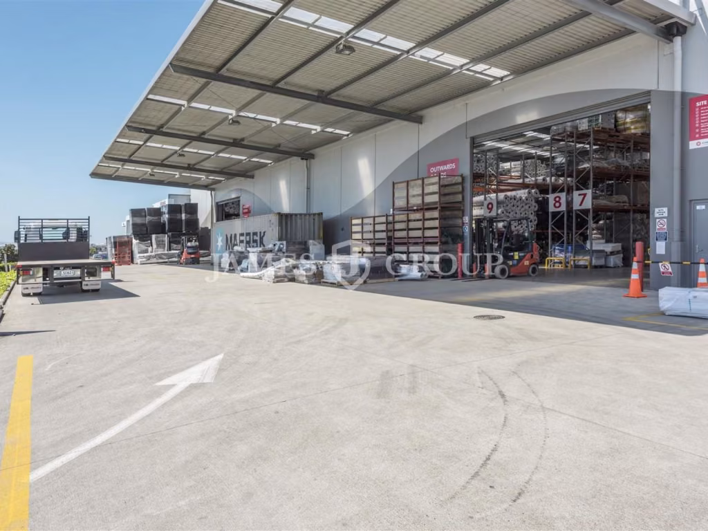 2,200m² Stonehill Business Park Facility