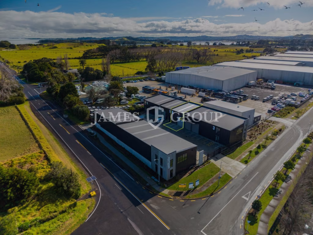 Modern High-stud Industrial Unit – Mangere
