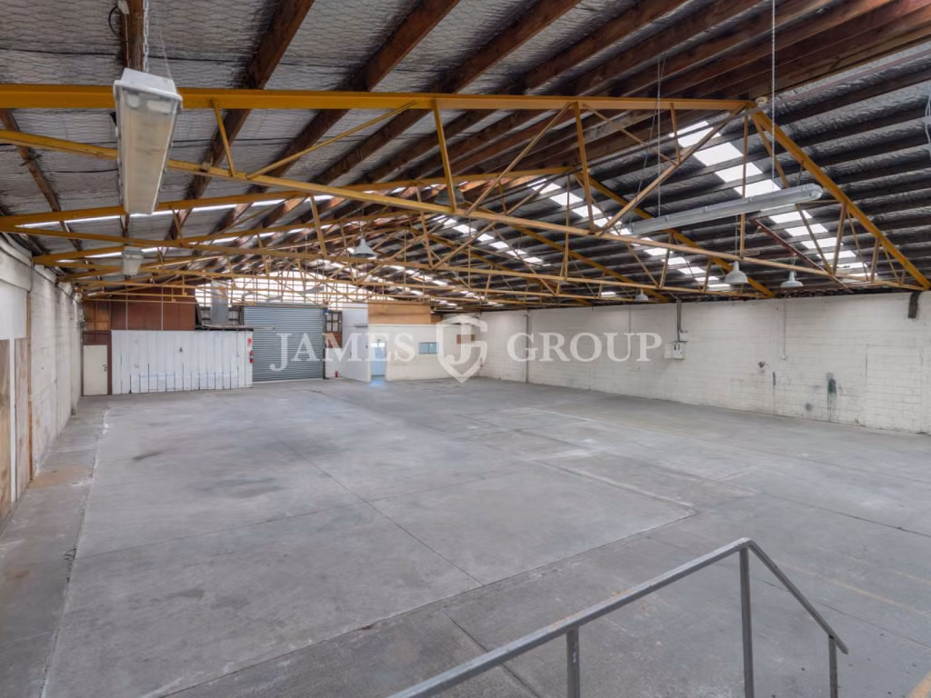 Clear-span Warehouse On Neilson Street