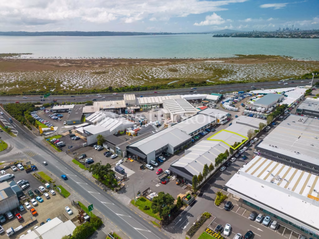 Prime Location – 100m From Motorway | 5m Stud
