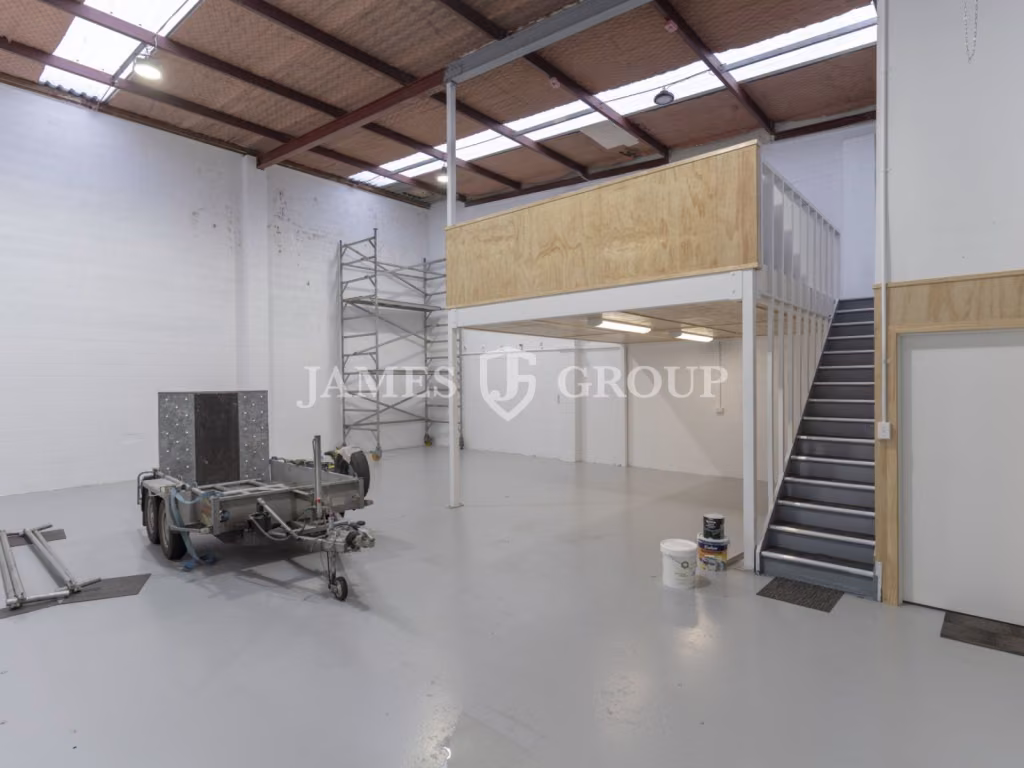 High-profile On Cavendish With Secure Parking!