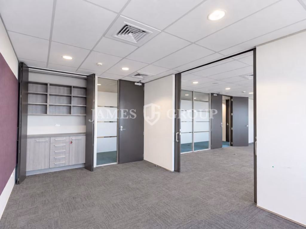 772m² Grafton Office With 18 Car Parks