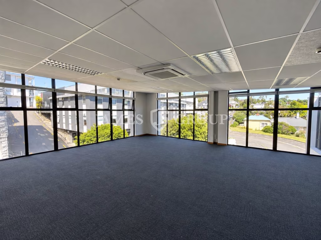 Sunny Self-contained Office In Prime Parnell