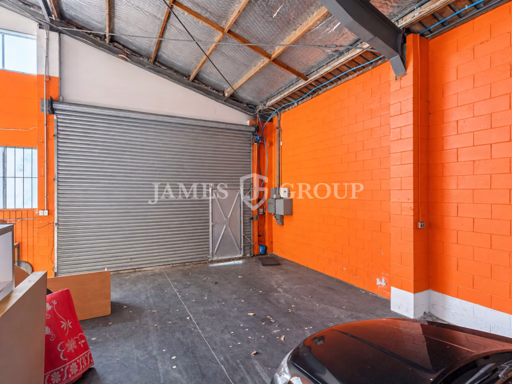 1,193m² Warehouse & Secure Yard | Saint Johns