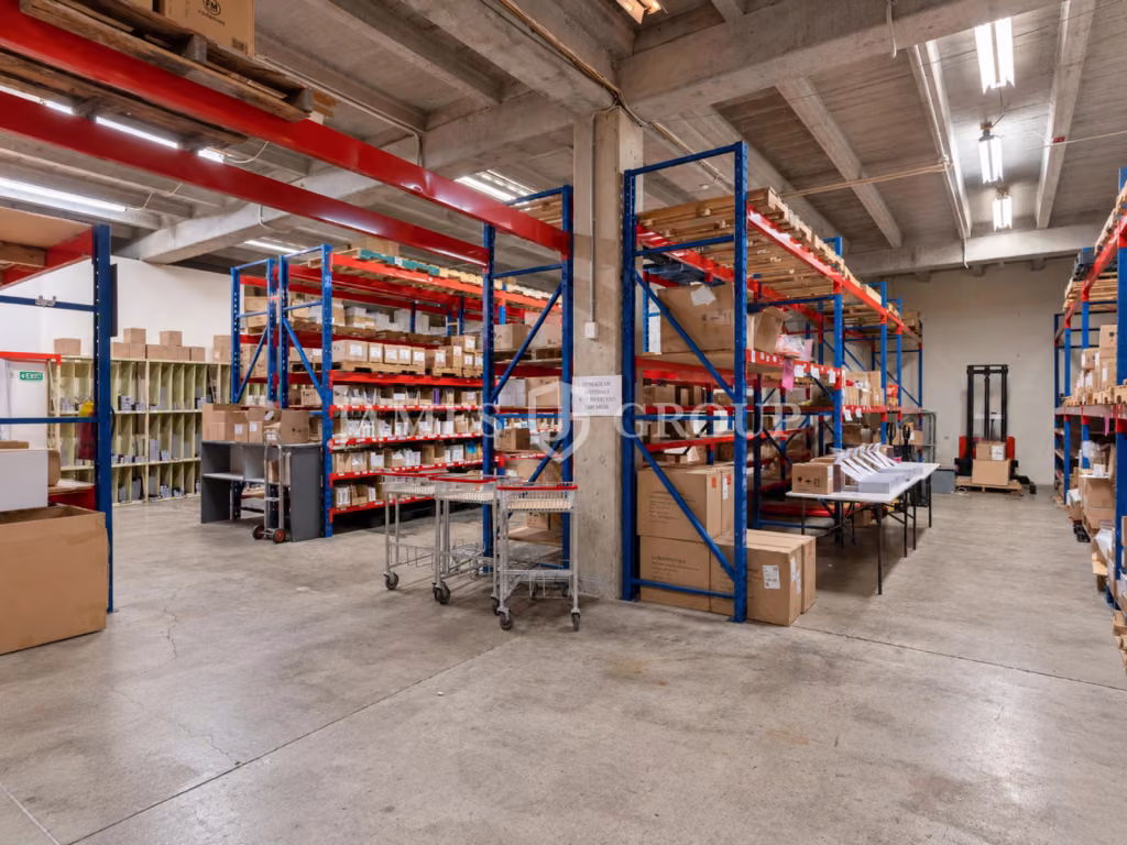 Versatile 380m² Industrial In Prime Parnell