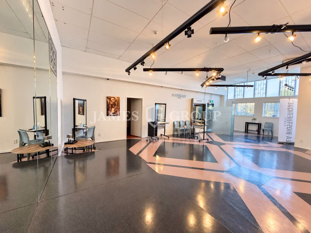 Versatile 380m² Industrial In Prime Parnell