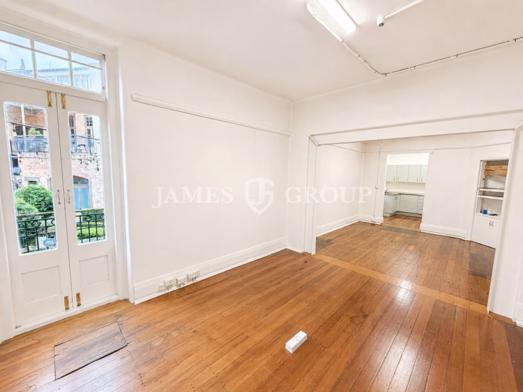 Versatile Ground Floor Space With Wooden Floors