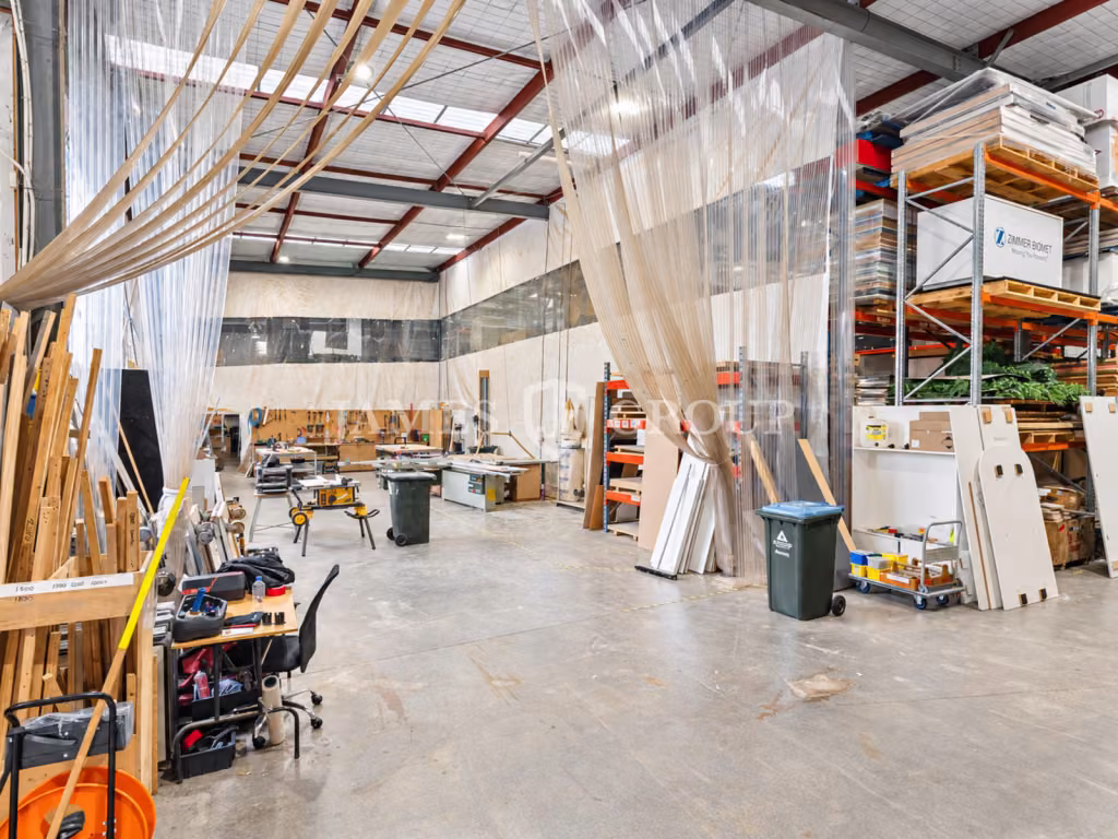 1,635m² Rosebank Warehouse + Secure Yard