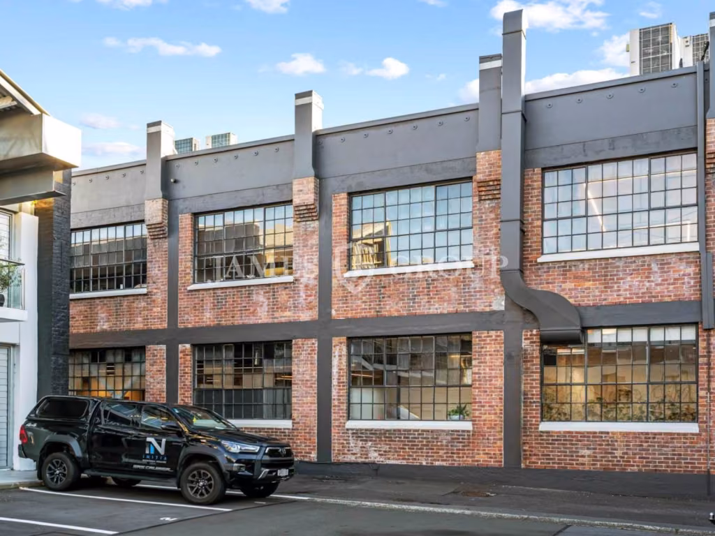 Character Office In Prime Parnell Location