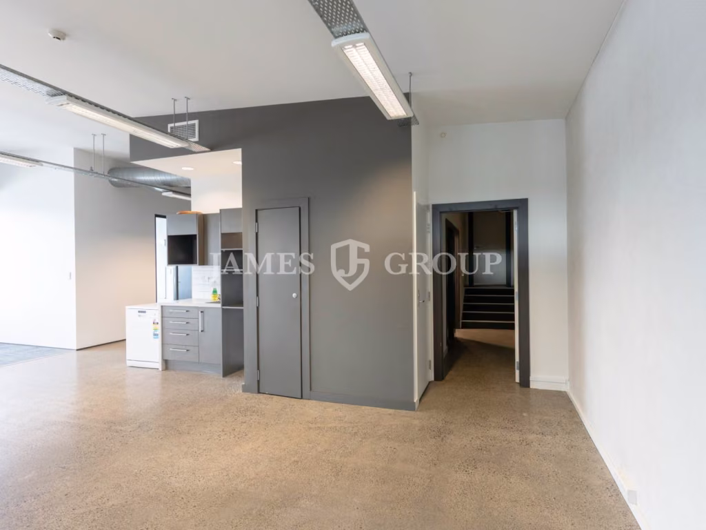 Polished Grafton Office