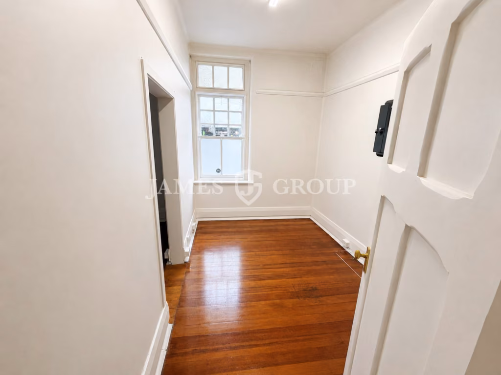 Versatile Ground Floor Space With Wooden Floors