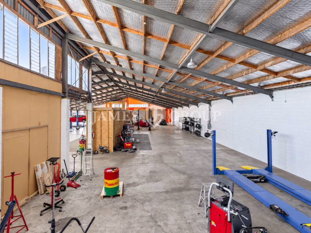 1,193m² Warehouse & Secure Yard | Saint Johns