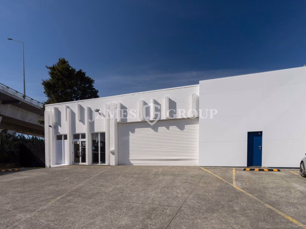 Rare Newmarket Corner Site With Profile | 22 Parks