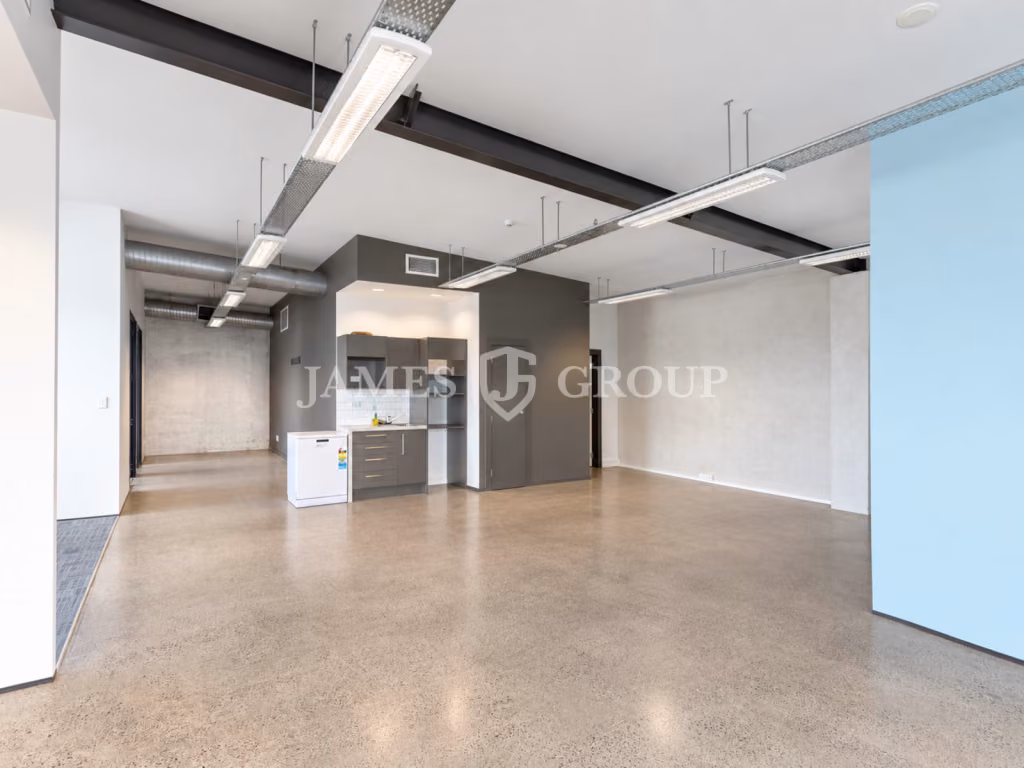Polished Grafton Office