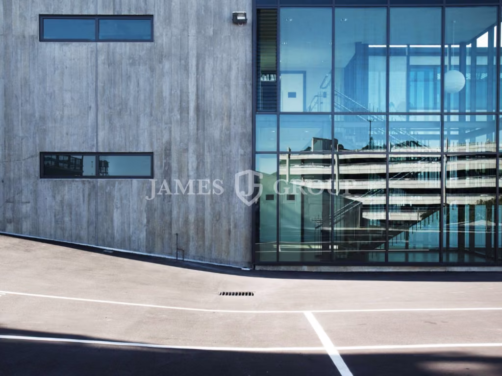 Polished Grafton Office