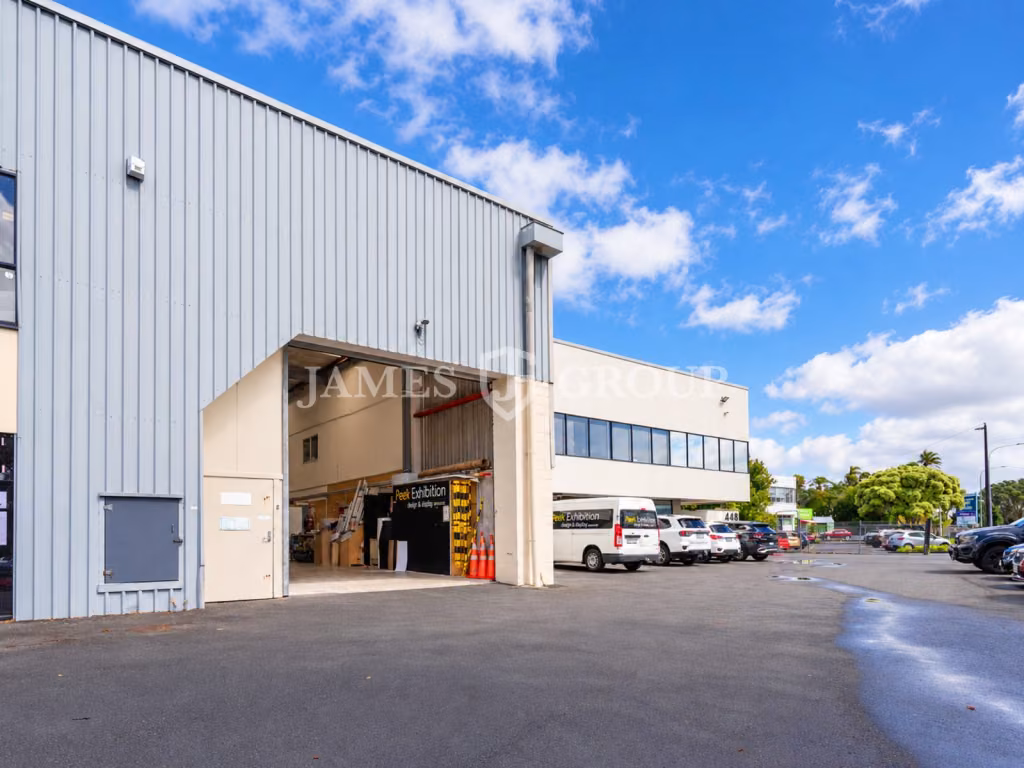 1,635m² Rosebank Warehouse + Secure Yard