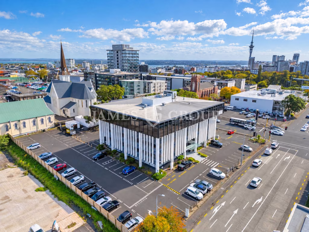 832m² Level 3 Grafton Office For Lease