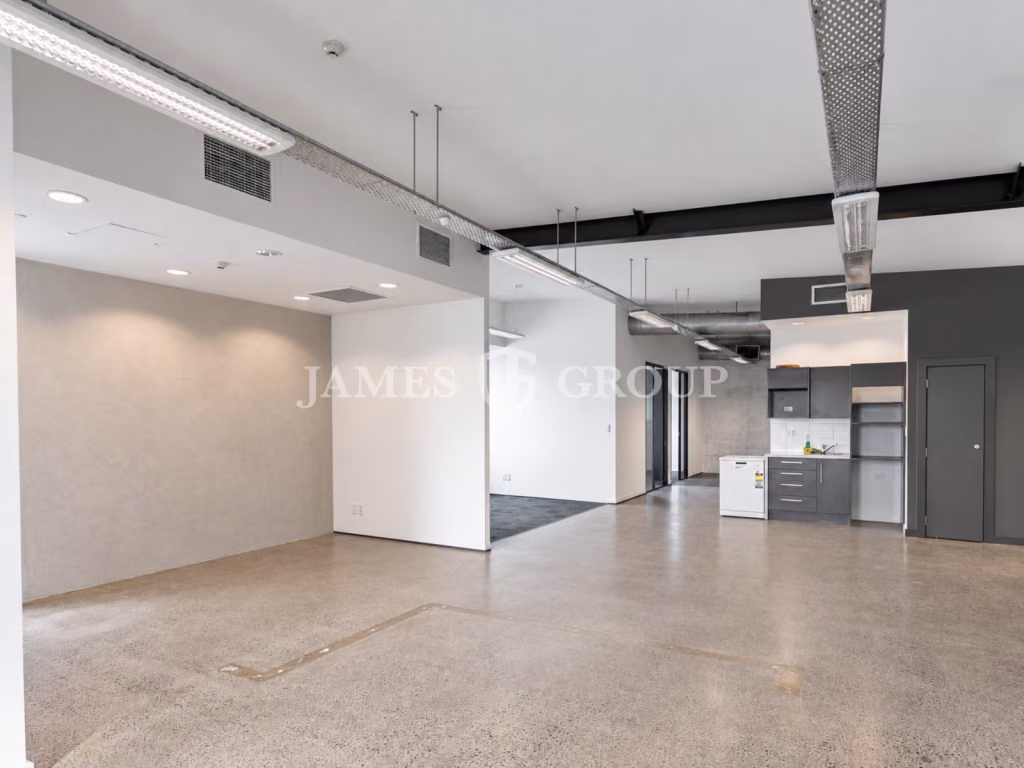 Polished Grafton Office