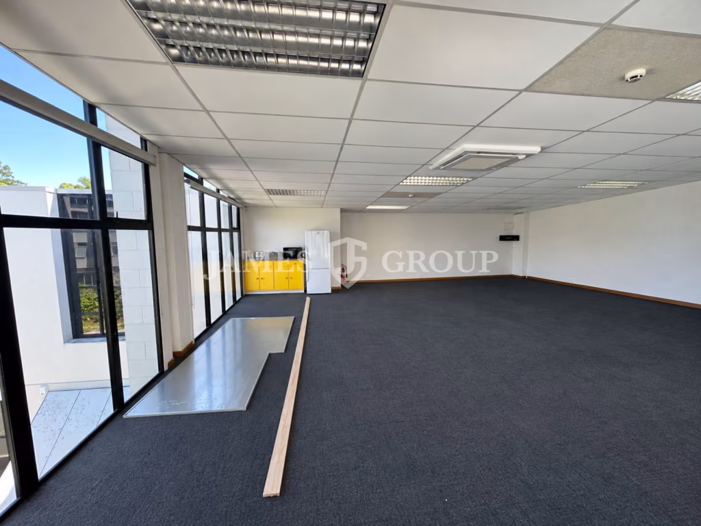Sunny Self-contained Office In Prime Parnell