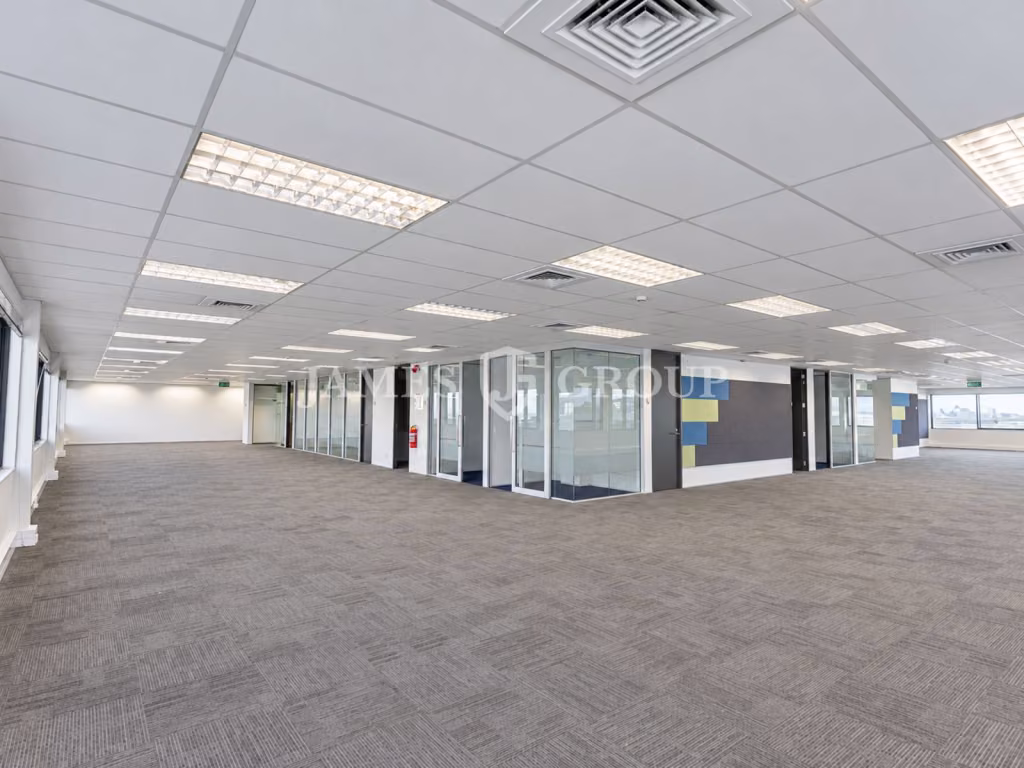 772m² Grafton Office With 18 Car Parks