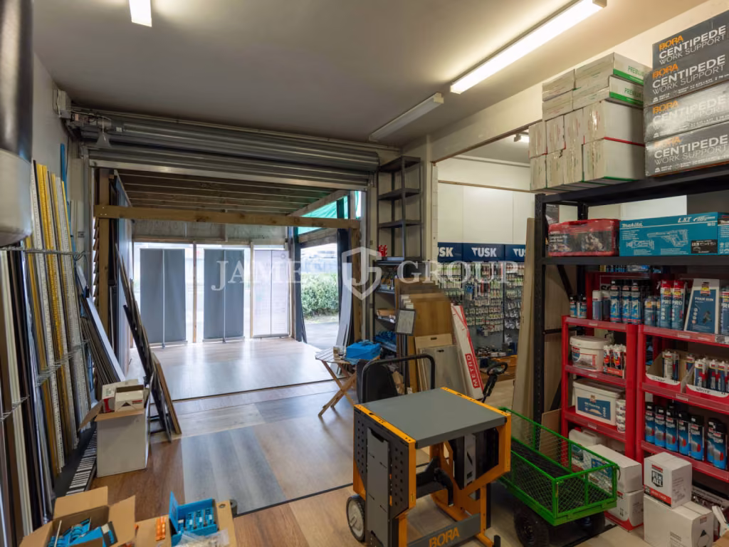 109m² Industrial Unit On Keeling Road