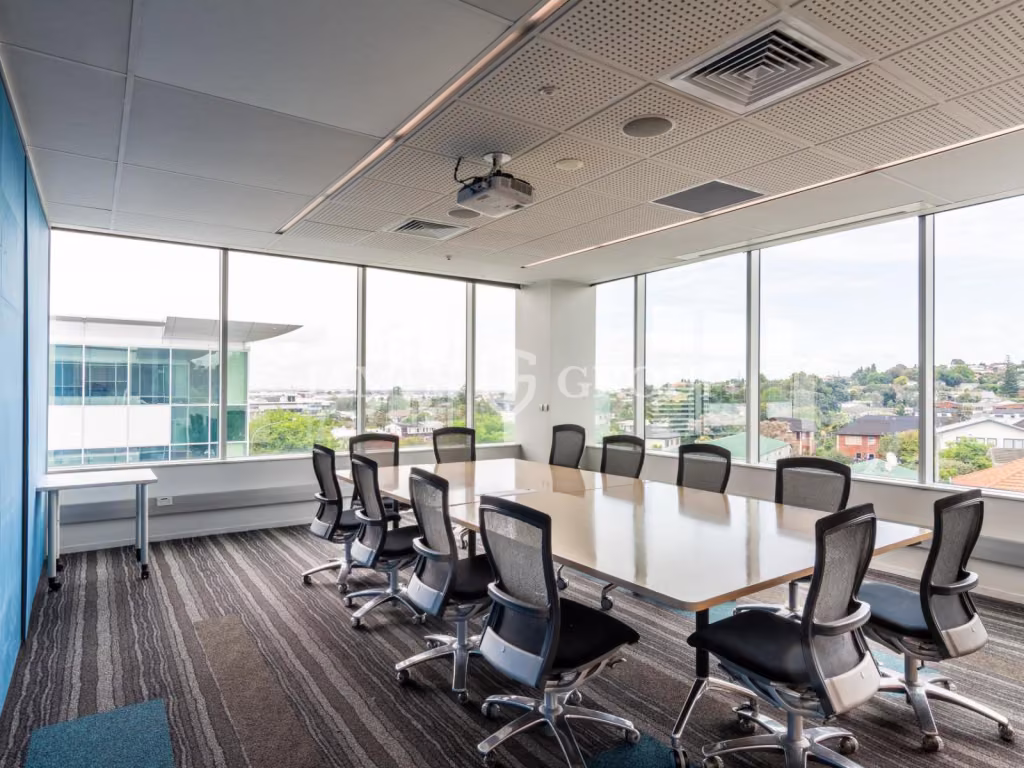 330m² Ellerslie Office | Ample On-site Parking