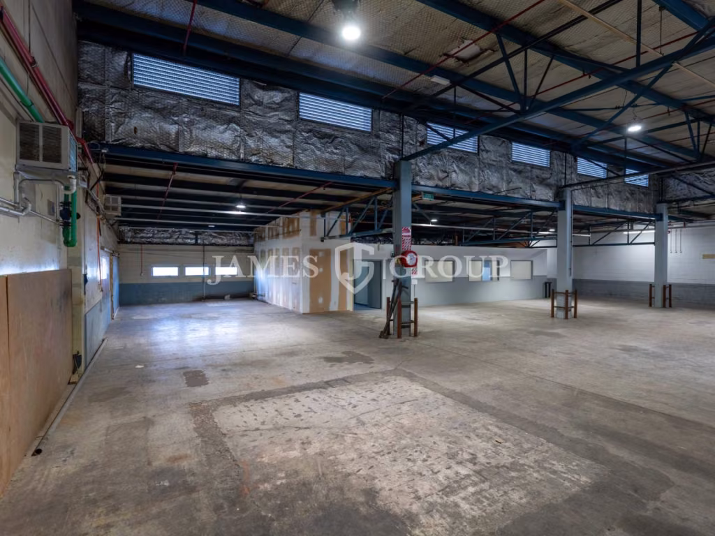 460m² Warehouse + 2,500m² Yard – High Power Site