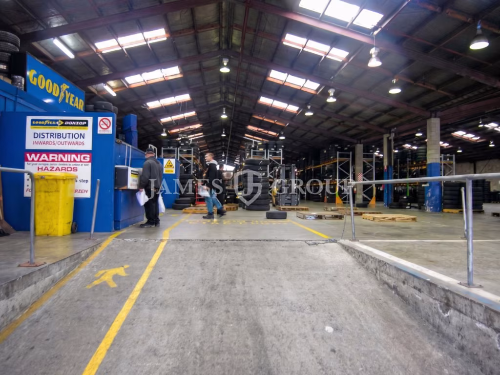 High Profile Industrial Warehouse | 3,241m²